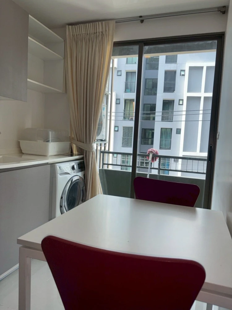 ให้เช่า คอนโด เมโทรลักซ์ รัชดา ห้องพร้อมอยู่ ชั้นไม่สูง เฟอร์พร้อม หิ้วกระเป๋ามาได้เลย+++