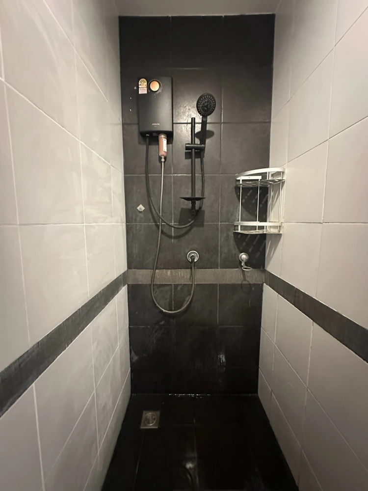 ให้เช่า คอนโด เอ สเปซ ไอดี อโศก–รัชดา | ห้องกว้าง พร้อมเฟอร์นิเจอร์และเครื่องใช้ไฟฟ้าครบ