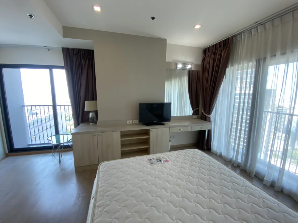 ให้เช่า คอนโด โนเบิล รีมิกซ์ สุขุมวิท 36 ส่วนกลางครบครัน ทำเลดี ใกล้รถไฟฟ้า เดินทางสะดวก จองเลย