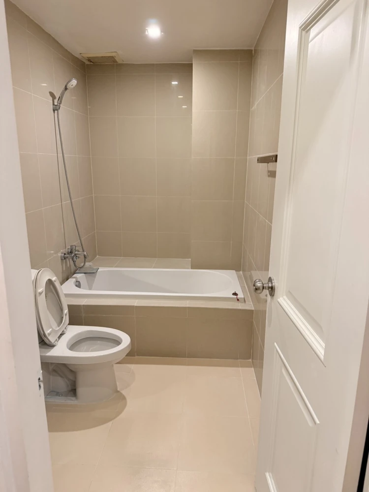 ให้เช่า!! คอนโด โนเบิล รีเฟลกซ์ ห้องเลขที่ 81/170-171 เฟอร์นิเจอร์ครบ พร้อมอยู่ รีบจองเลย ด่วน!!