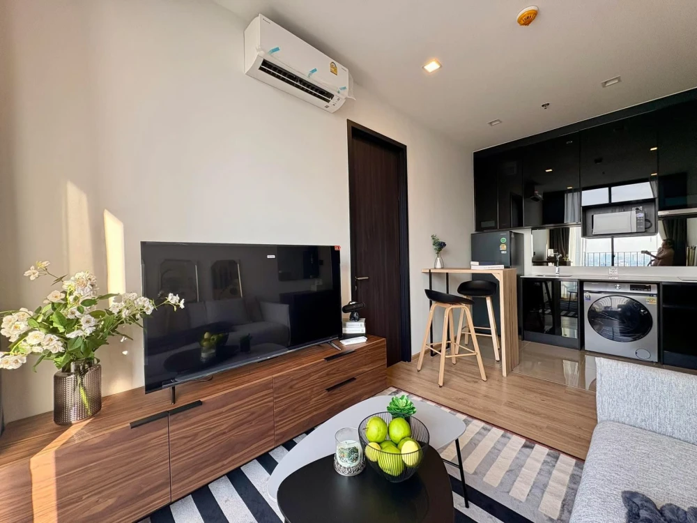 ให้เช่า คอนโด โนเบิล อราวน์ อารีย์ ห้องหัวมุม มีความเป็นส่วนตัว ครบจบที่เดียว ลากกระเป๋าเข้าอยู่ได้