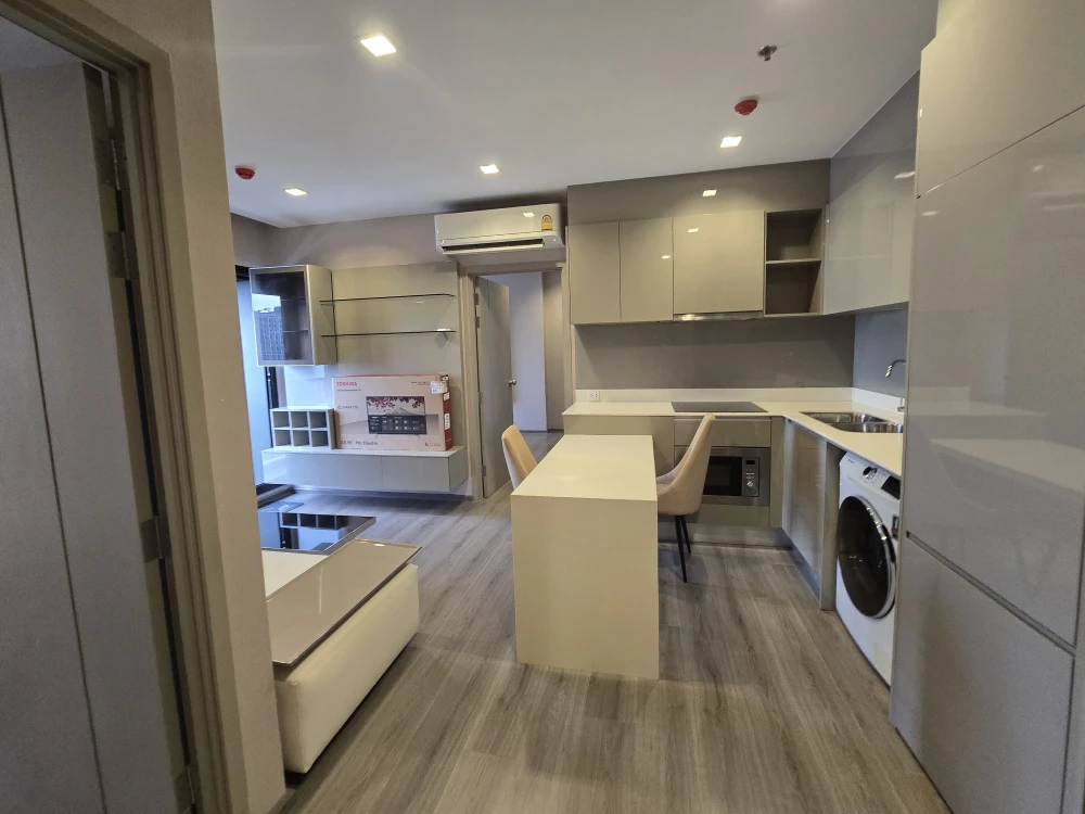 ให้เช่า คอนโด โพลิแทน รีฟ ห้องชั้นสูง มาพร้อมกับสิ่งอำนวยความสะดวกที่ครบครัน วิวแม่น้ำ หิ้วกระเป๋าใบเดียวอยู่ได้เลย รีบจองก่อนพลาด!!