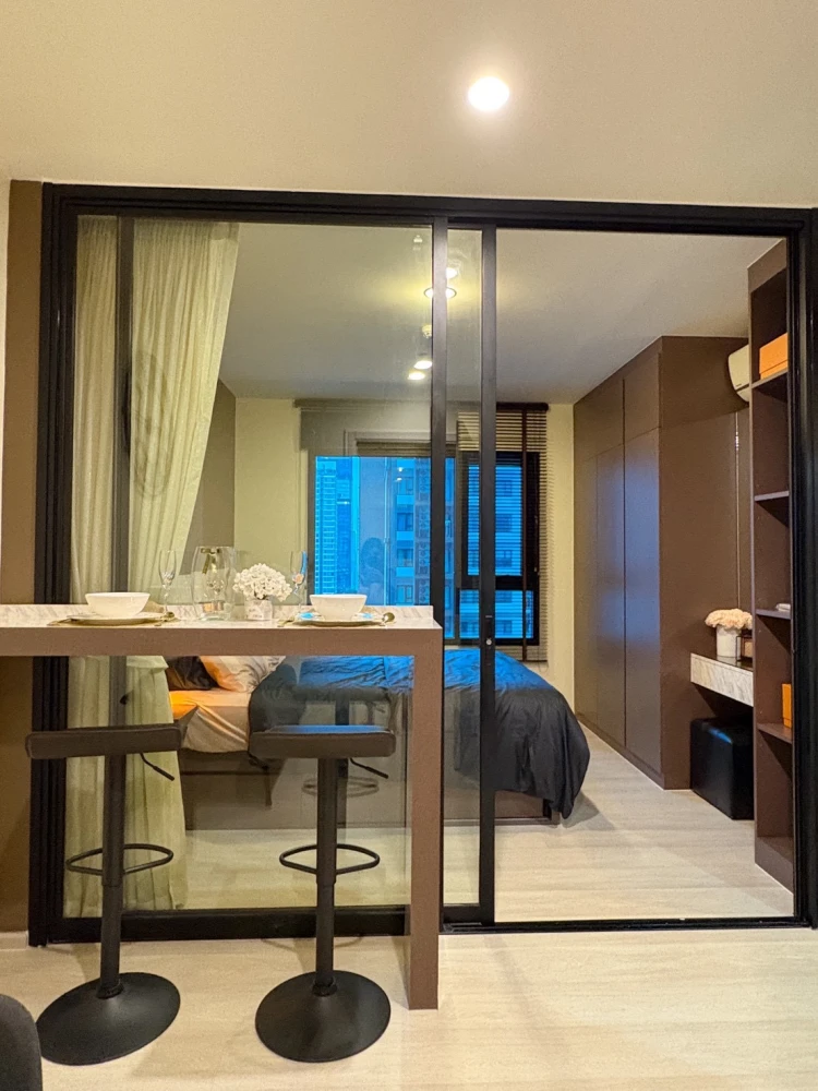 ให้เช่า คอนโด ไลฟ์ อโศก วิวสระว่ายน้ำ ทำเลดี เฟอร์นิเจอร์พร้อมเข้าอยู่ จองเลย!!