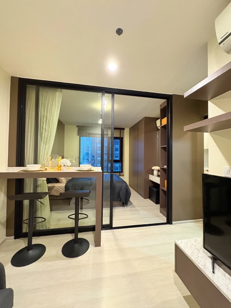 ให้เช่า คอนโด ไลฟ์ อโศก วิวสระว่ายน้ำ ทำเลดี เฟอร์นิเจอร์พร้อมเข้าอยู่ จองเลย!!