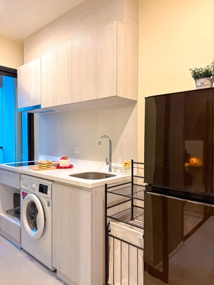 ให้เช่า คอนโด ไลฟ์ อโศก วิวสระว่ายน้ำ ทำเลดี เฟอร์นิเจอร์พร้อมเข้าอยู่ จองเลย!!