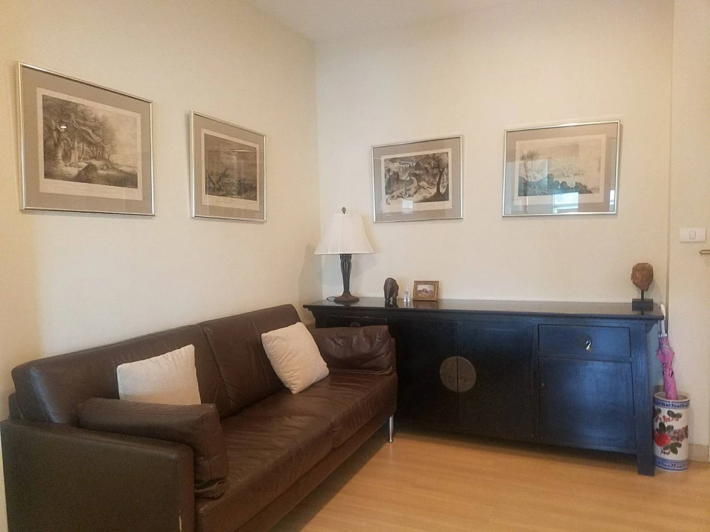 ให้เช่า!! คอนโด ไลฟ์ แอท สาทร 10 ห้องเลขที่ 48/44 เฟอร์ครบ ชั้นสูง วิวสวย อย่ารอช้า รีบจองเลย!!