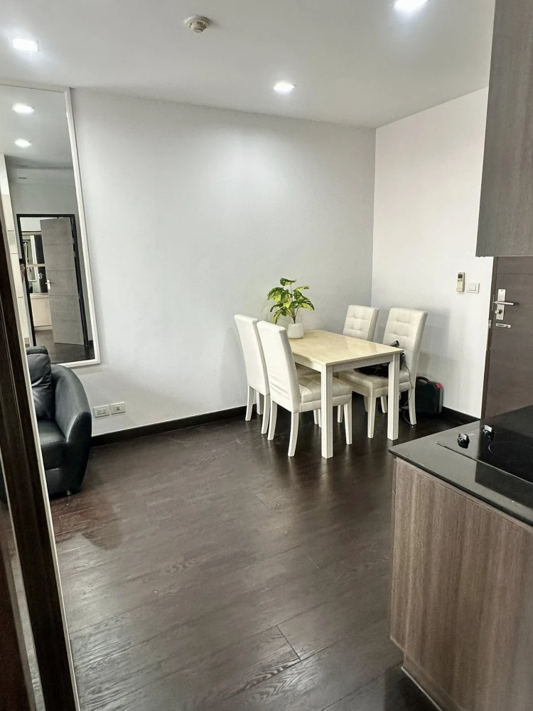 ให้เช่า!! คอนโด ไอดีโอ คิว พญาไท ห้องสวยเพิ่ง Renovated เสร็จ เฟอร์นิเจอร์ครบ พร้อมเข้าอยู่ จองเลย!!