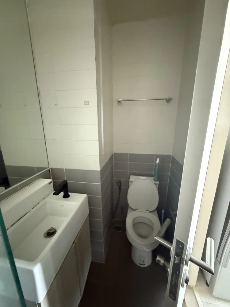 ให้เช่า คอนโด ไอดีโอ โมบิ สาทร-ตากสิน วิวรถไฟฟ้า ห้องกว้างสุดๆ โซฟาน่านั่ง ที่นอนน่านอน ไม่จองไม่ได้