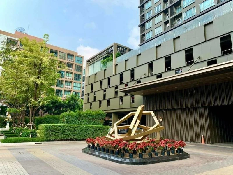 ให้เช่า คอนโด ไฮฟ์ ตากสิน  พร้อมอยู่ ใกล้ BTS วงเวียนใหญ่