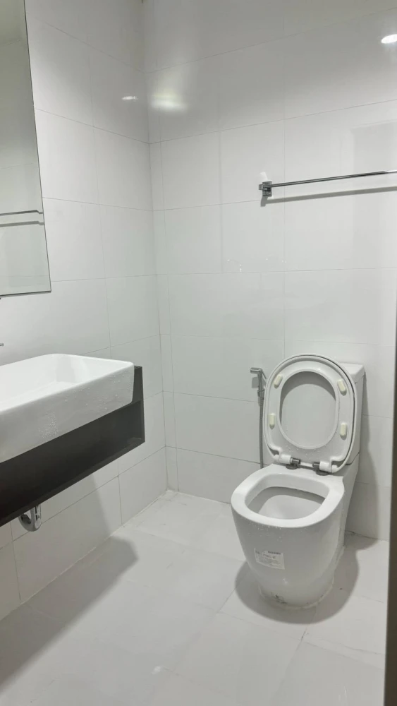 ให้เช่า คอนโด A Space ME Sukumvit 77   ห้องมุม กว้างขวาง ระเบียงวิวสระ รีบมาจับจองก่อนพลาด