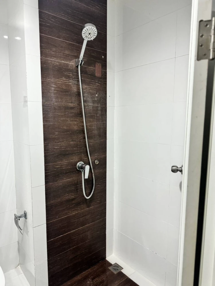 ให้เช่า คอนโด A Space ME Sukumvit 77   ห้องมุม กว้างขวาง ระเบียงวิวสระ รีบมาจับจองก่อนพลาด