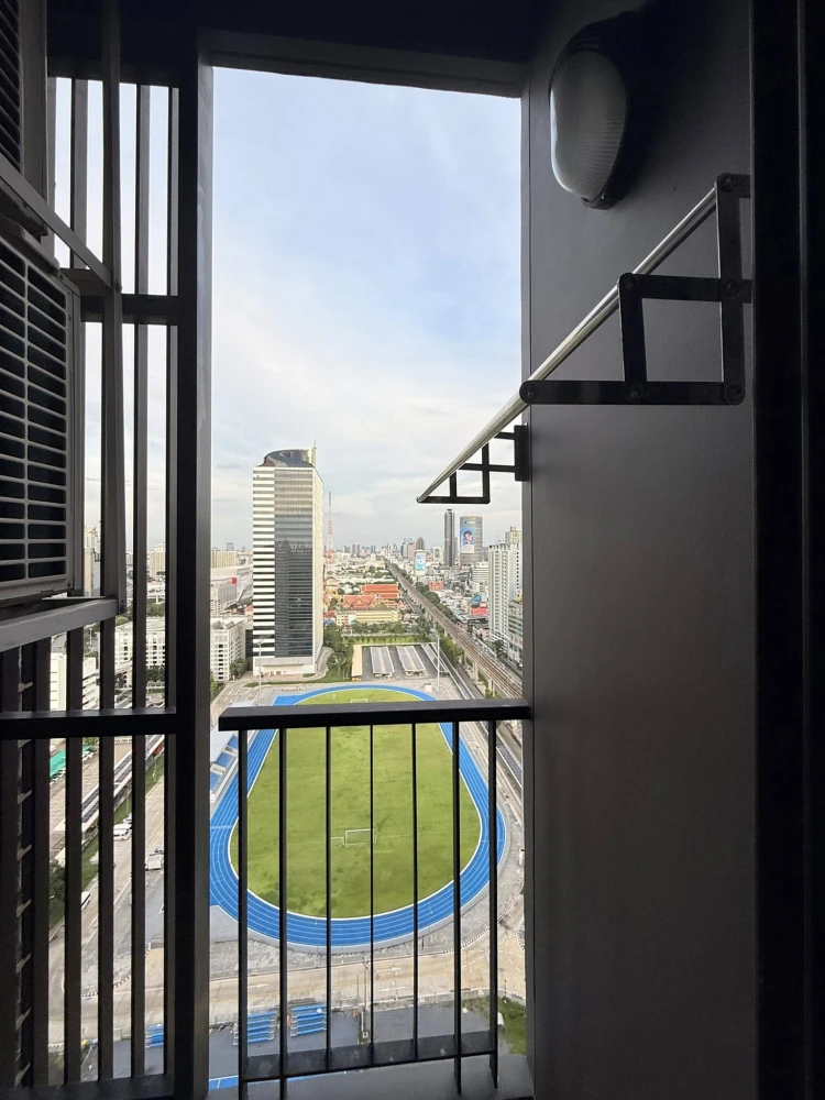 ให้เช่า คอนโด Life asoke 1 bedroom Plus ชั้น 37 วิวสนามฟุตบอล วิวเมือง สะดวกครบจบที่นี่ รีบย้ายด่วนๆ