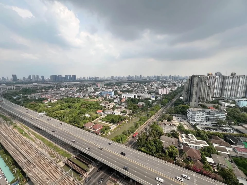ให้เช่า คอนโด Metro Sky ประชาชื่น ห้องแต่งน่าอยู่ โทนขาวสบายตา ราคาสบายกระเป๋า รีบมาจองด่วนๆ