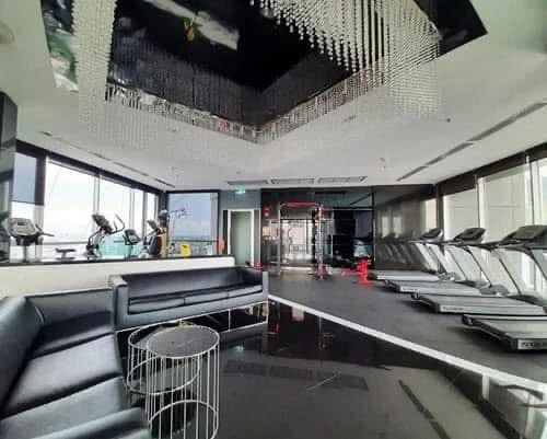 ให้เช่า คอนโด Rhythm Sathorn ห้องน่าอยู่ โทนสีเข้ม เป็นสัดส่วน ชั้นสูงพร้อมวิวสุดปัง ห้ามพลาดเลย