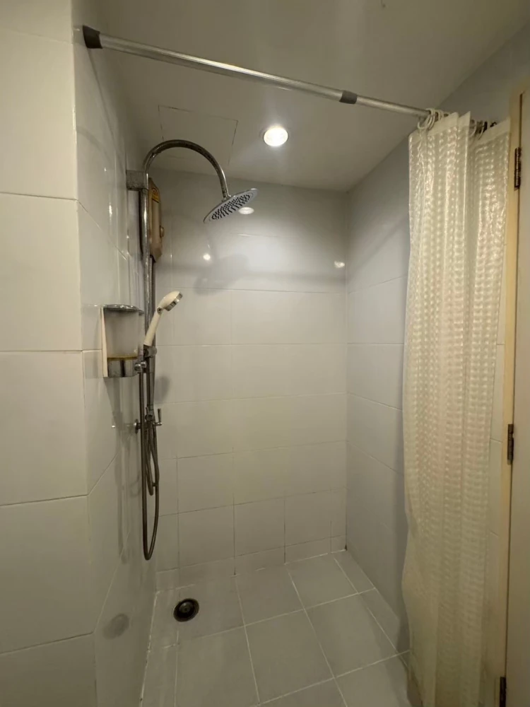 ให้เช่า คอนโด The Niche ID Seri Thai ห้องพร้อมอยู่ เฟอร์ เครื่องใช้ไฟฟ้าครบ มาแต่ตัวเข้าอยู่ได้เลย อย่าพลาด