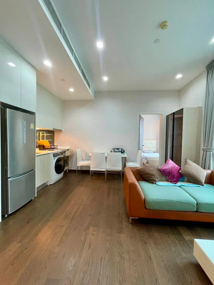 ให้เช่า คอนโดQ Asoke  ห้องมุมขนาด 48 ตร.ม. 2 ห้องนอน ชั้น 21  ทิศใต้ วิวสระว่ายน้ำ สะดวกครบจบที่เดียว