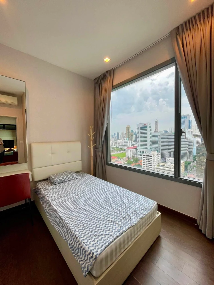 ให้เช่า คอนโดQ Asoke  ห้องมุมขนาด 48 ตร.ม. 2 ห้องนอน ชั้น 21  ทิศใต้ วิวสระว่ายน้ำ สะดวกครบจบที่เดียว