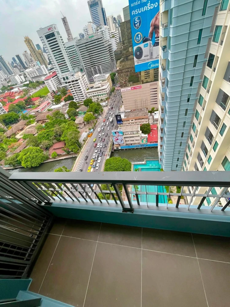 ให้เช่า คอนโดQ Asoke  ห้องมุมขนาด 48 ตร.ม. 2 ห้องนอน ชั้น 21  ทิศใต้ วิวสระว่ายน้ำ สะดวกครบจบที่เดียว