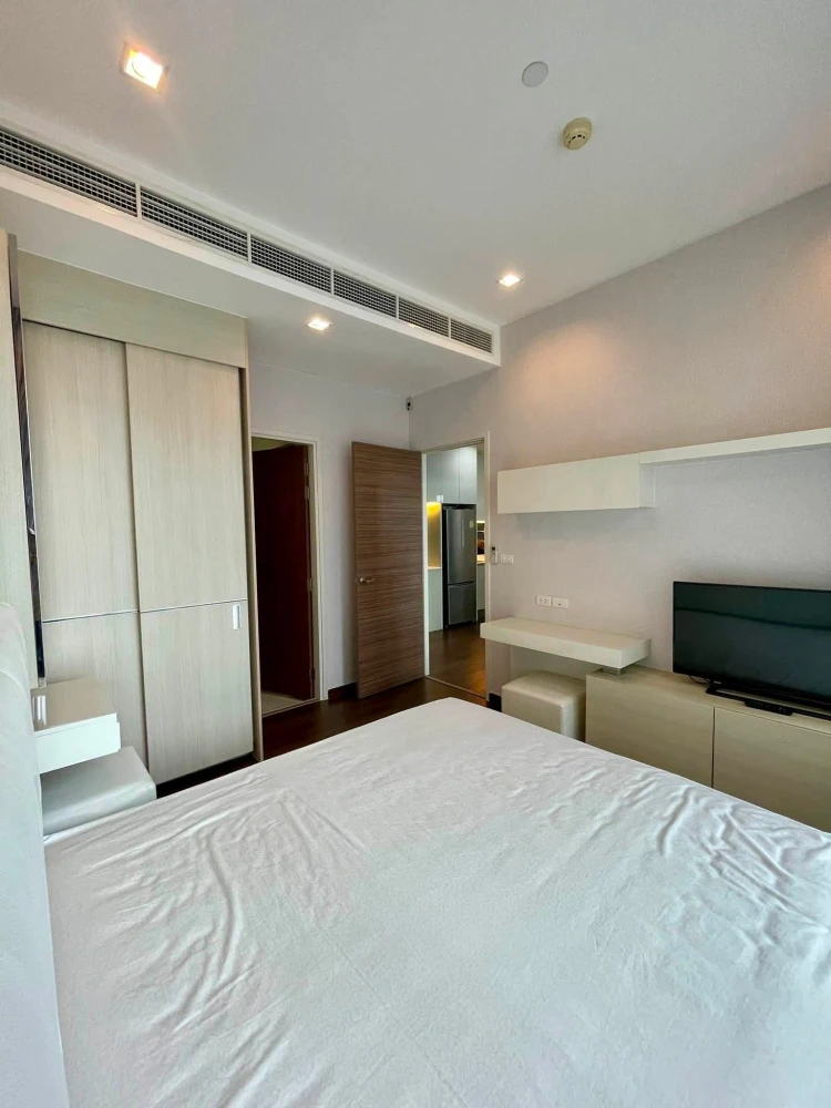 ให้เช่า คอนโดQ Asoke  ห้องมุมขนาด 48 ตร.ม. 2 ห้องนอน ชั้น 21  ทิศใต้ วิวสระว่ายน้ำ สะดวกครบจบที่เดียว