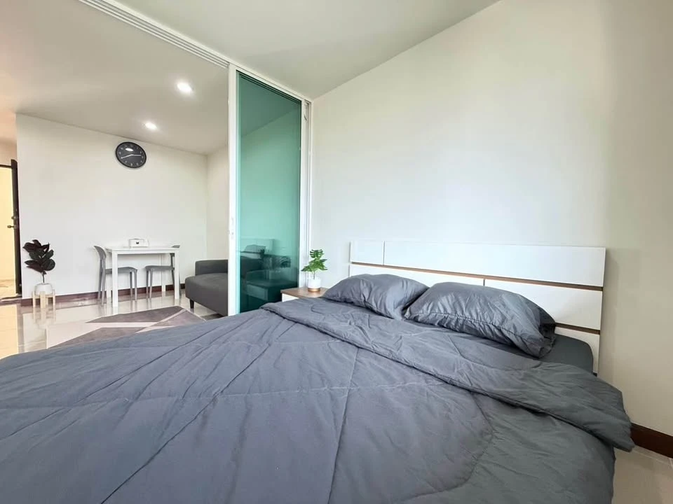 ให้เช่า  คันทรีวิลล์ รีสอร์ท คอนโดมิเนียม ห้องพร้อมอยู่ เฟอร์ + เครื่องใช้ไฟฟ้าพร้อม ราคาสบายกระเป๋า รีบจองเลยก่อนพลาด+++