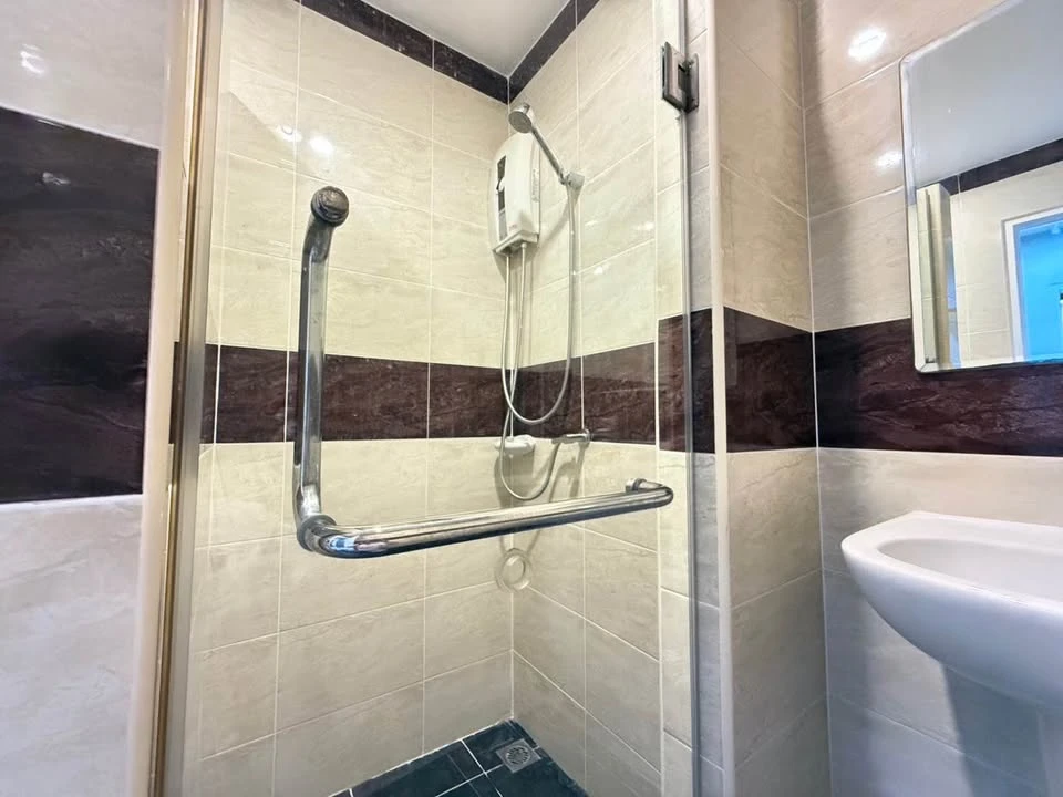 ให้เช่า  คันทรีวิลล์ รีสอร์ท คอนโดมิเนียม ห้องพร้อมอยู่ เฟอร์ + เครื่องใช้ไฟฟ้าพร้อม ราคาสบายกระเป๋า รีบจองเลยก่อนพลาด+++