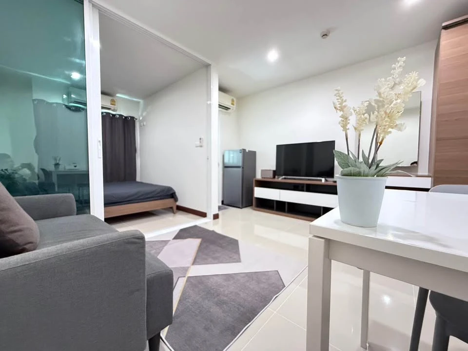 ให้เช่า  คันทรีวิลล์ รีสอร์ท คอนโดมิเนียม ห้องพร้อมอยู่ เฟอร์ + เครื่องใช้ไฟฟ้าพร้อม ราคาสบายกระเป๋า รีบจองเลยก่อนพลาด+++