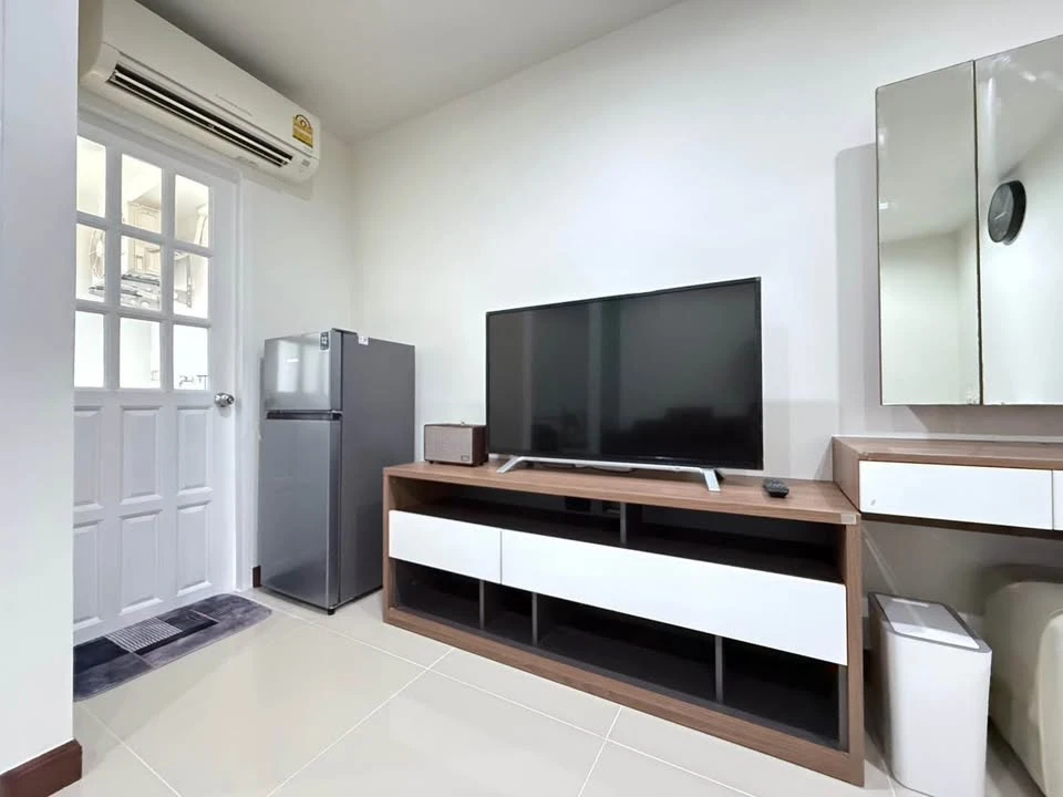 ให้เช่า  คันทรีวิลล์ รีสอร์ท คอนโดมิเนียม ห้องพร้อมอยู่ เฟอร์ + เครื่องใช้ไฟฟ้าพร้อม ราคาสบายกระเป๋า รีบจองเลยก่อนพลาด+++