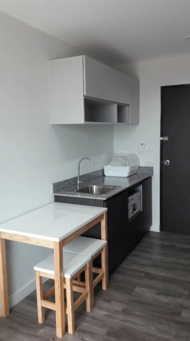 ให้เช่า จี คอนโด ศรีราชา ห้องริมหันหน้าทางรถไฟ ในราคาเบาสบายกระเป๋าสุดๆ บอกเลยว่าต้องจอง