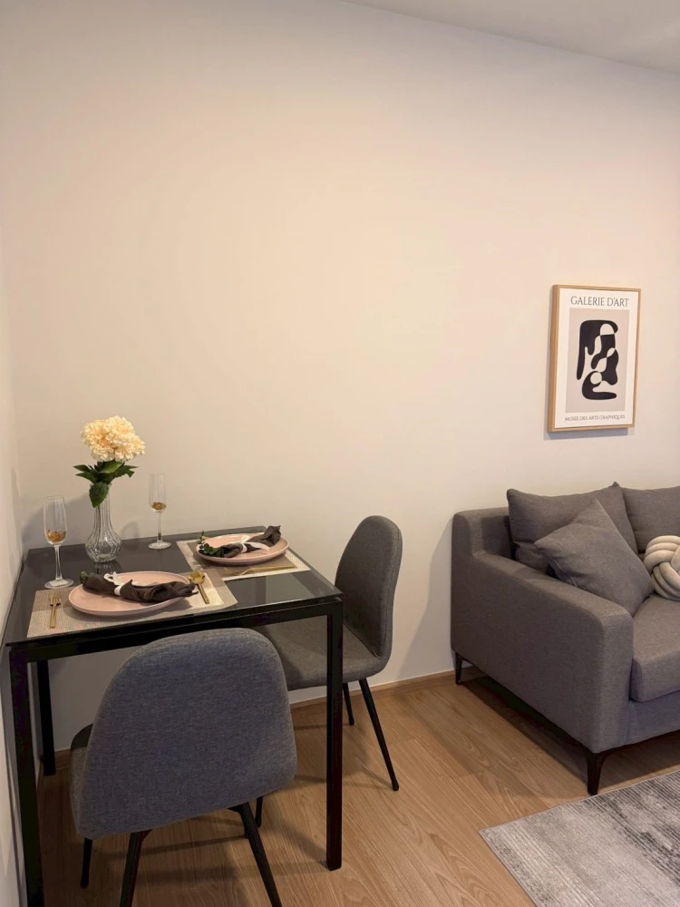 ให้เช่า ชีวาทัย ปิ่นเกล้า ห้องน่าอยู่ เฟอร์พร้อม สิ่งอำนวยความสะดวกพร้อม จองเลย