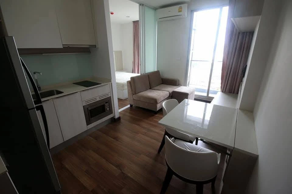 ให้เช่า ชีวาทัย อินเตอร์เชนจ์ ชั้น 10 ห้องหันทางทิศเหนือ อยู่แล้วเย็นสบายทั้งวัน ไม่จองคือพลาดมาก