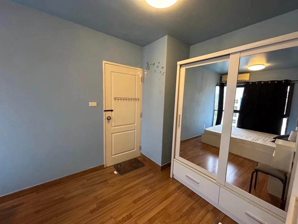 ให้เช่า ซัมเมอร์ การ์เดนท์ 1 ห้องนอน พื้นที่ใช้สอยเยอะ โซฟาตัวใหญ่น่านั่งสุดๆ รีบจองให้ไวเลย