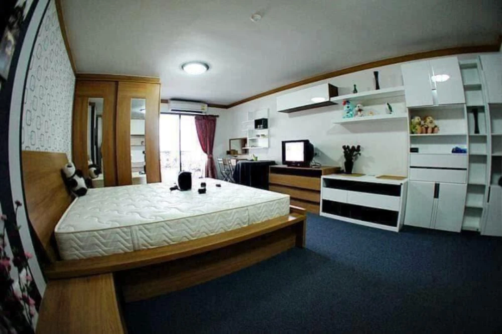 ให้เช่า ฌ็องเซลิเซ่ ติวานนท์ ตึก K ชั้น 5 ขนาด 33 ตรม ติดวอลเปเปอร์อย่างดี พร้อมเฟอร์เริ่ดๆ รีบคว้าไว้เลย