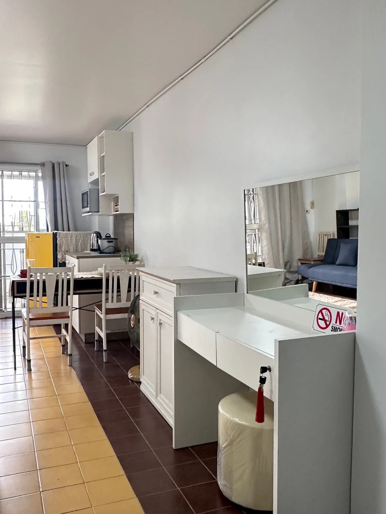 ให้เช่า ฌ็องเซลิเซ่ ติวานนท์ มีให้ครบทั้ง เฟอร์ แอร์ เครื่องใช้ไฟฟ้า ลากกระเป๋า พร้อมเข้าอยู่ได้เลย