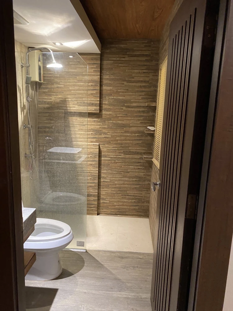 ให้เช่า ฌ็องเซลิเซ่ ติวานนท์ ห้องริมสุด เป็นส่วนตัว เงียบสงบ แสงดี อากาศถ่ายเท ห้องมีระเบียงทำหลังคากันแดดกันฝนเรียบร้อย ต้องจัดแล้ว