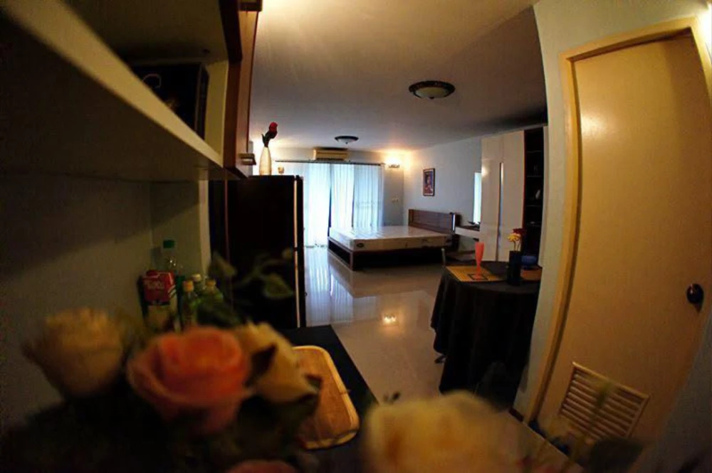 ให้เช่า ฌ็องเซลิเซ่ ติวานนท์ ห้องใหญ่พิเศษ 36 ตรม. วัสดุผสมผสานระหว่าง วัสดุแนว Crystal High-Gloss นวัตกรรมจากอิตาลี่ รีบจองเลย