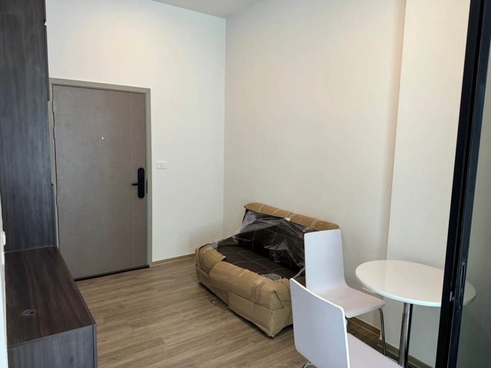 ให้เช่า ดิ ออริจิ้น ปลั๊ก แอนด์ เพลย์ รามอินทรา ห้อง modern style and built in ทุกอย่างเรียบร้อย มีเฟอร์นิเจอร์ครบทุกอย่าง