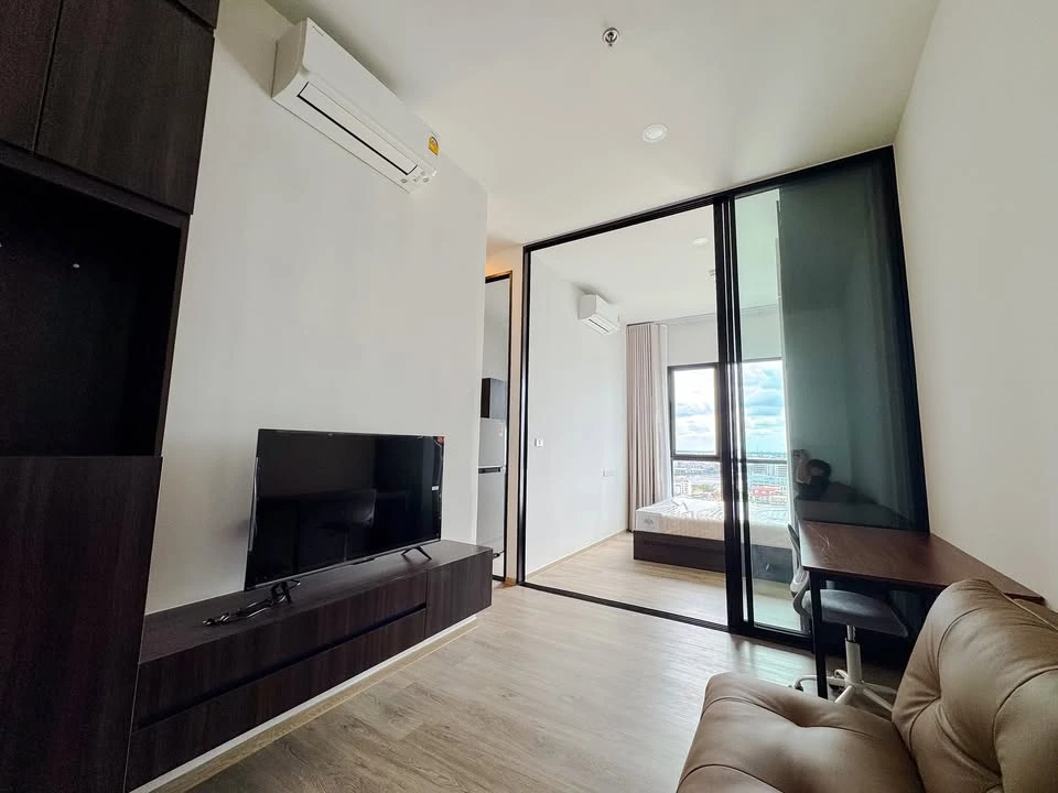 ให้เช่า ดิ ออริจิ้น ปลั๊ก แอนด์ เพลย์ รามอินทรา ไม่มีตึกสูงฝั่งตรงข้ามไม่อึดอัด ไม่ติดห้องขยะ จองเลย