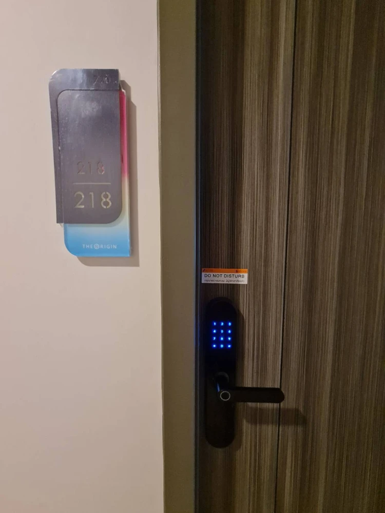 ให้เช่า ดิ ออริจิ้น สุขุมวิท-สายลวด E22 Station ชั้น 7 ห้องแบบ Walk-in Closet พร้อมเข้าอยู่ จองเลย