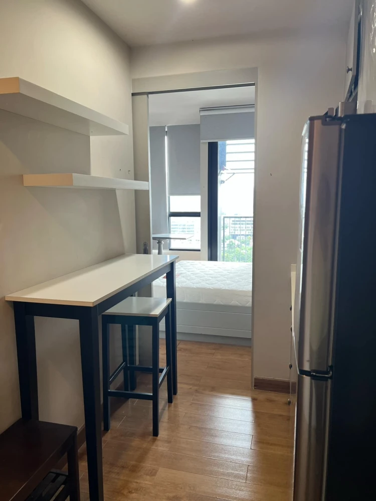 ให้เช่า ดิ เอดิเตอร์ ห้องพร้อมอยู่ เฟอร์พร้อม หิ้วกระเป๋ามาได้เลย!!