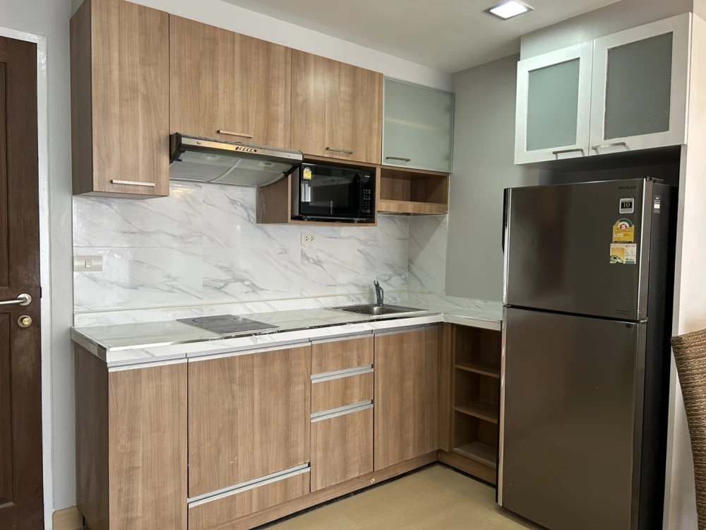 ให้เช่า ดิ แอลโคฟ 49 ห้องตกแต่งบิ้วอิน มีเครื่องใช้ไฟฟ้าครบ พร้อมอยู่อาศัย จองเลย!!