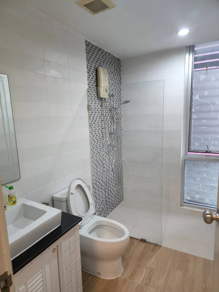 ให้เช่า ดิ ไอริส พระราม 9-ศรีนครินทร์ ชั้น 2 ห้องกว้างขวางมาก พร้อมเครื่องใช้ไฟฟ้าครบ ไม่ควรพลาด