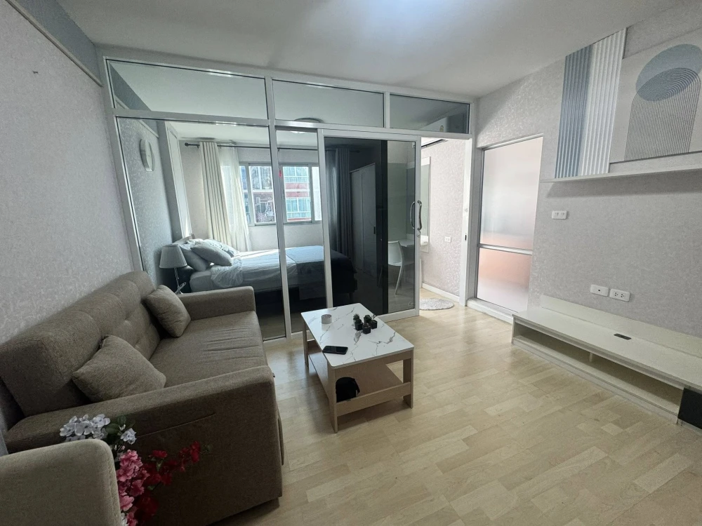 ให้เช่า ดีคอนโด รามอินทรา ห้องพร้อมอยู่ เฟอร์พร้อม ราคาสบายกระเป๋า จองเลย