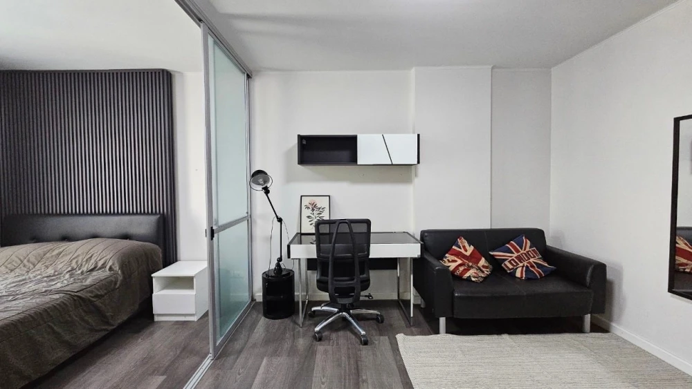 ให้เช่า ดีคอนโด แคมปัส รังสิต รีสอร์ท เฟส 1 ห้องแบบ 1 Bedroom มีบานเลื่อนกั้นส่วนห้องนั่งเล่น ราคาดี จองเลย