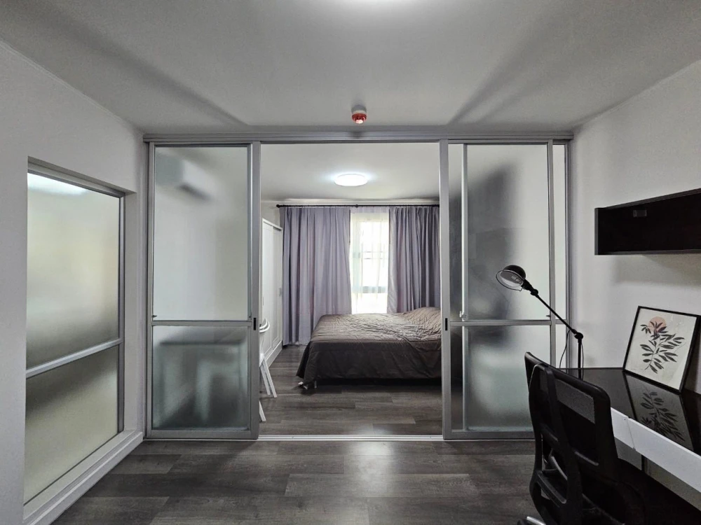 ให้เช่า ดีคอนโด แคมปัส รังสิต รีสอร์ท เฟส 1 ห้องแบบ 1 Bedroom มีบานเลื่อนกั้นส่วนห้องนั่งเล่น ราคาดี จองเลย