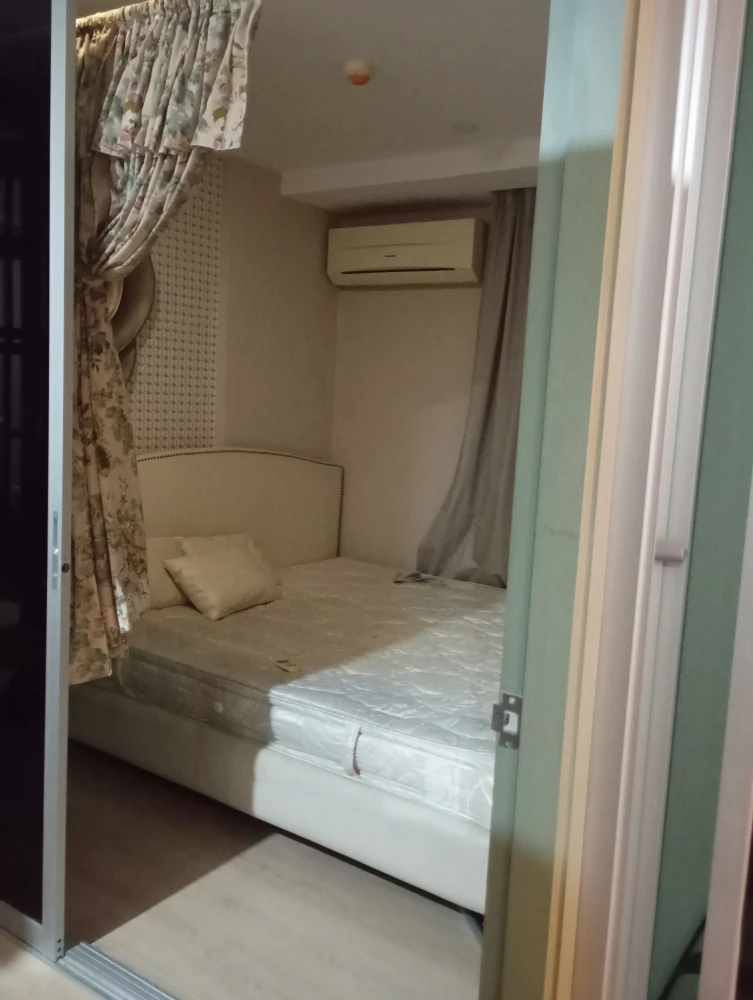 ให้เช่า ดี เมโมเรีย พหลโยธิน 8 มี 2 ห้องนอน 1 ห้องน้ำ พื้นที่ในห้องกว้างขวางอยู่สบาย ย้ายเลย อย่ารีรอ