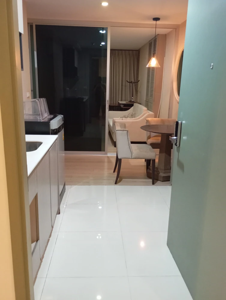 ให้เช่า ดี เมโมเรีย พหลโยธิน 8 มี 2 ห้องนอน 1 ห้องน้ำ พื้นที่ในห้องกว้างขวางอยู่สบาย ย้ายเลย อย่ารีรอ