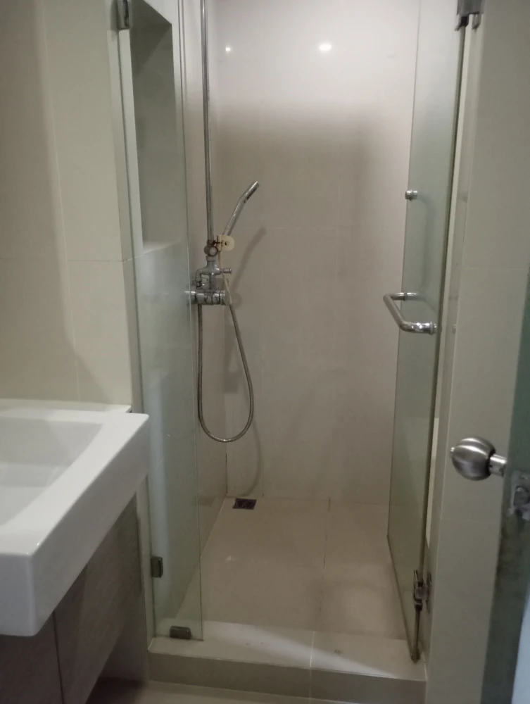 ให้เช่า ดี เมโมเรีย พหลโยธิน 8 มี 2 ห้องนอน 1 ห้องน้ำ พื้นที่ในห้องกว้างขวางอยู่สบาย ย้ายเลย อย่ารีรอ