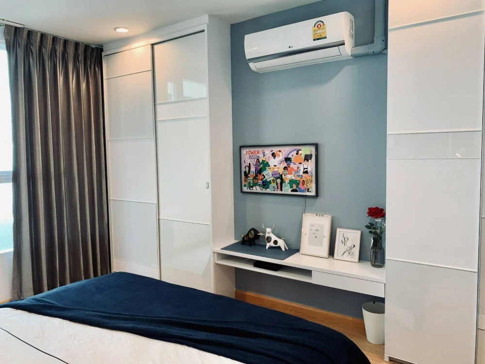 ให้เช่า ด่วน!! คอนโด สุขุมวิท ลิฟวิ่ง ทาวน์ ติดถนนอโศก จัดเต็มเฟอร์นิเจอร์ รีบจองเลย!!