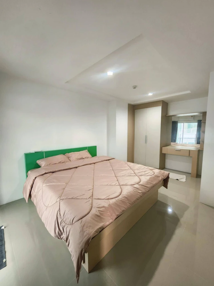 ให้เช่า ทรีโอเจมส์ คอนโด (จอมเทียน) พื้นที่กว้างขวาง เฟอร์นิเจอร์ครบครัน หิ้วกระเป๋าเข้าอยู่ได้เลย