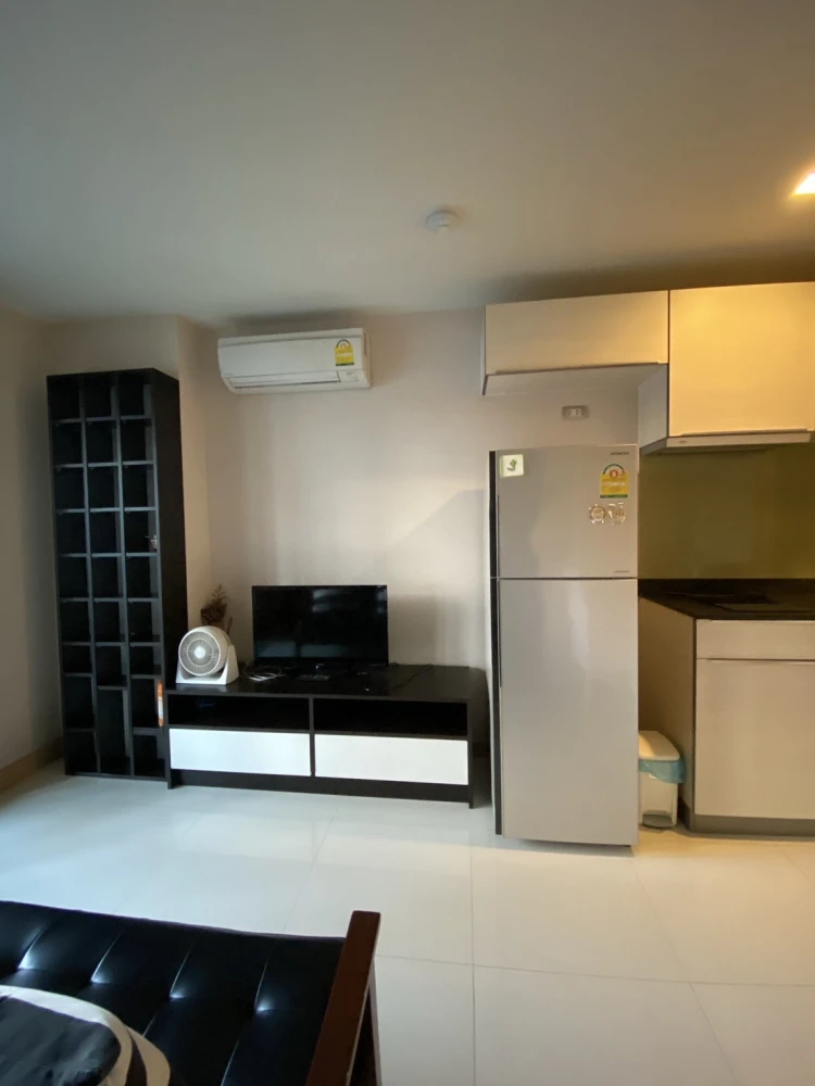 ให้เช่า!! ทรี คอนโด เอกมัย (สุขุมวิท 40) ชั้น 4 ห้องสวย เฟอร์นิเจอร์ครบ พร้อมเข้าอยู่ได้ทันที รีบจองเลย!!